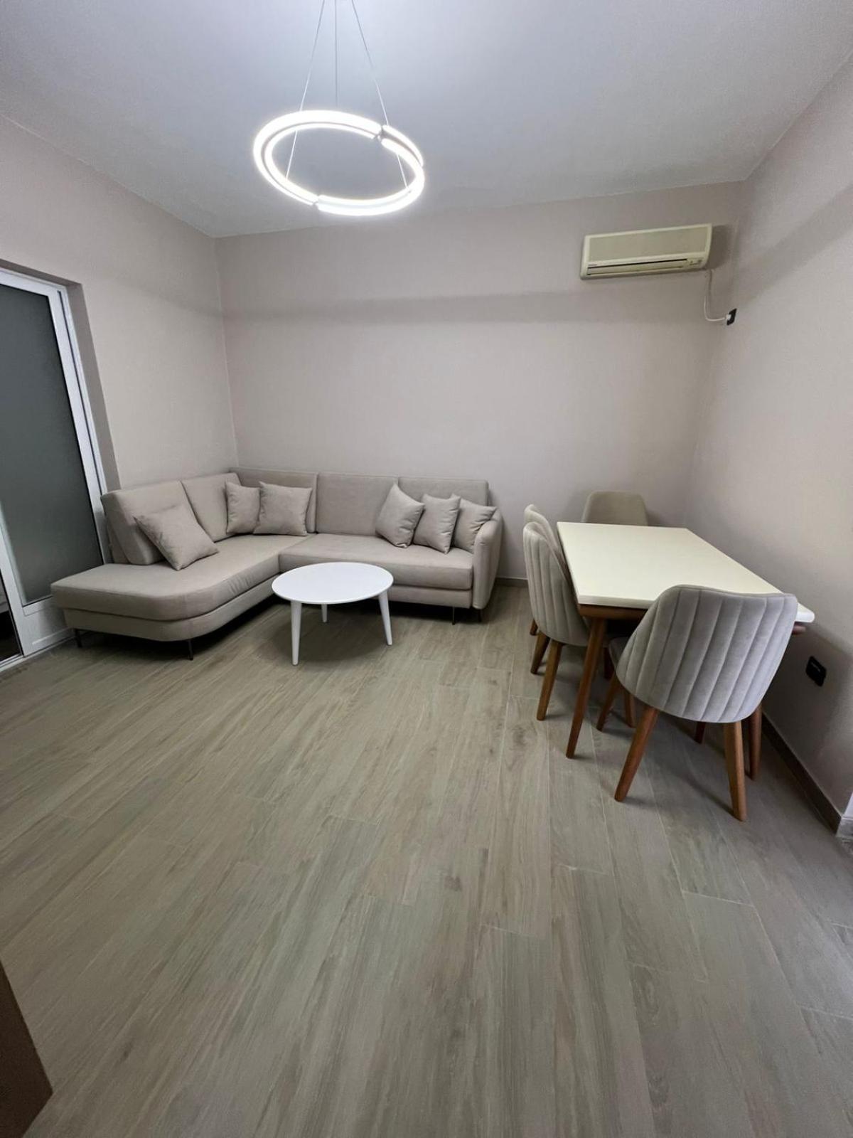 Large Apartment Vlorë Exterior foto